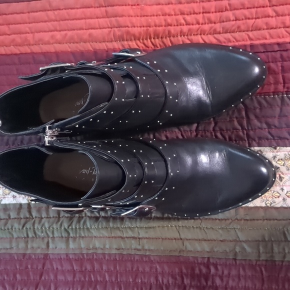 LORD & TAYLOR* 3 buckled strap studded block heel side zip moto boots - Picture 6 of 16